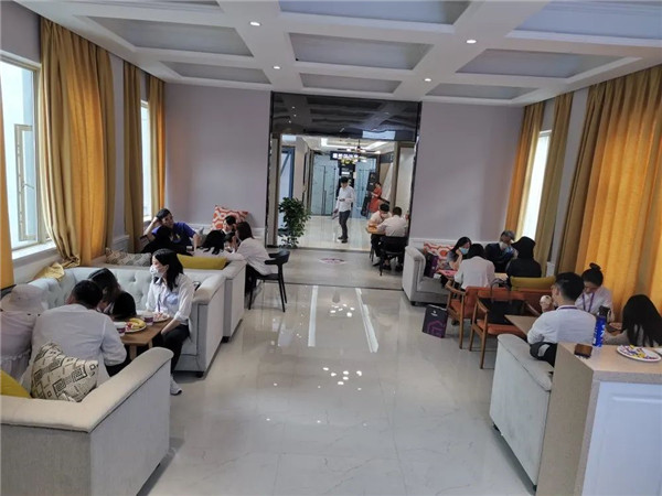 5ec339aa58fd7.jpg