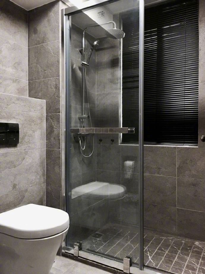 004hgzlxgy1gjfs9s346lj60j60pkjtv02.jpg
